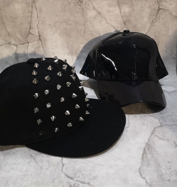 Caps Mützen 9 €