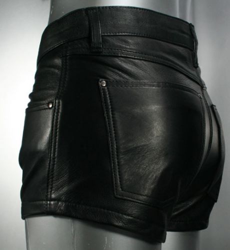 L-CW-shorts-1   139,00 €